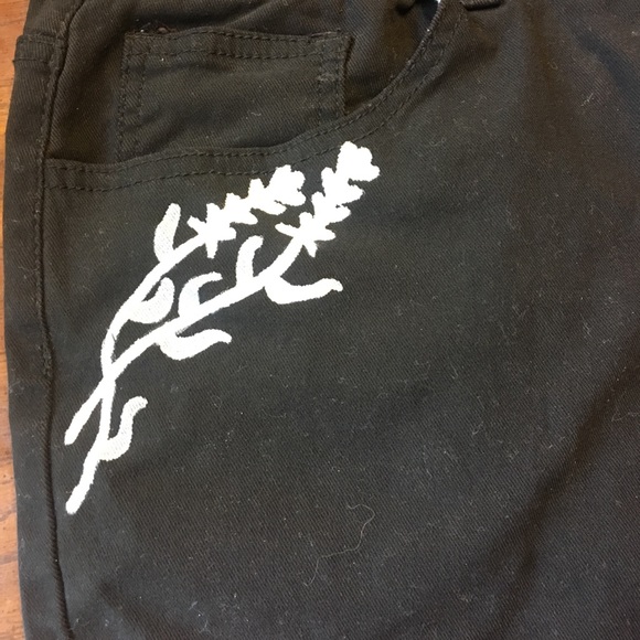 💚PRICE DROP💚 Hand Painted Feminist Dream Jeans - Picture 3 of 7